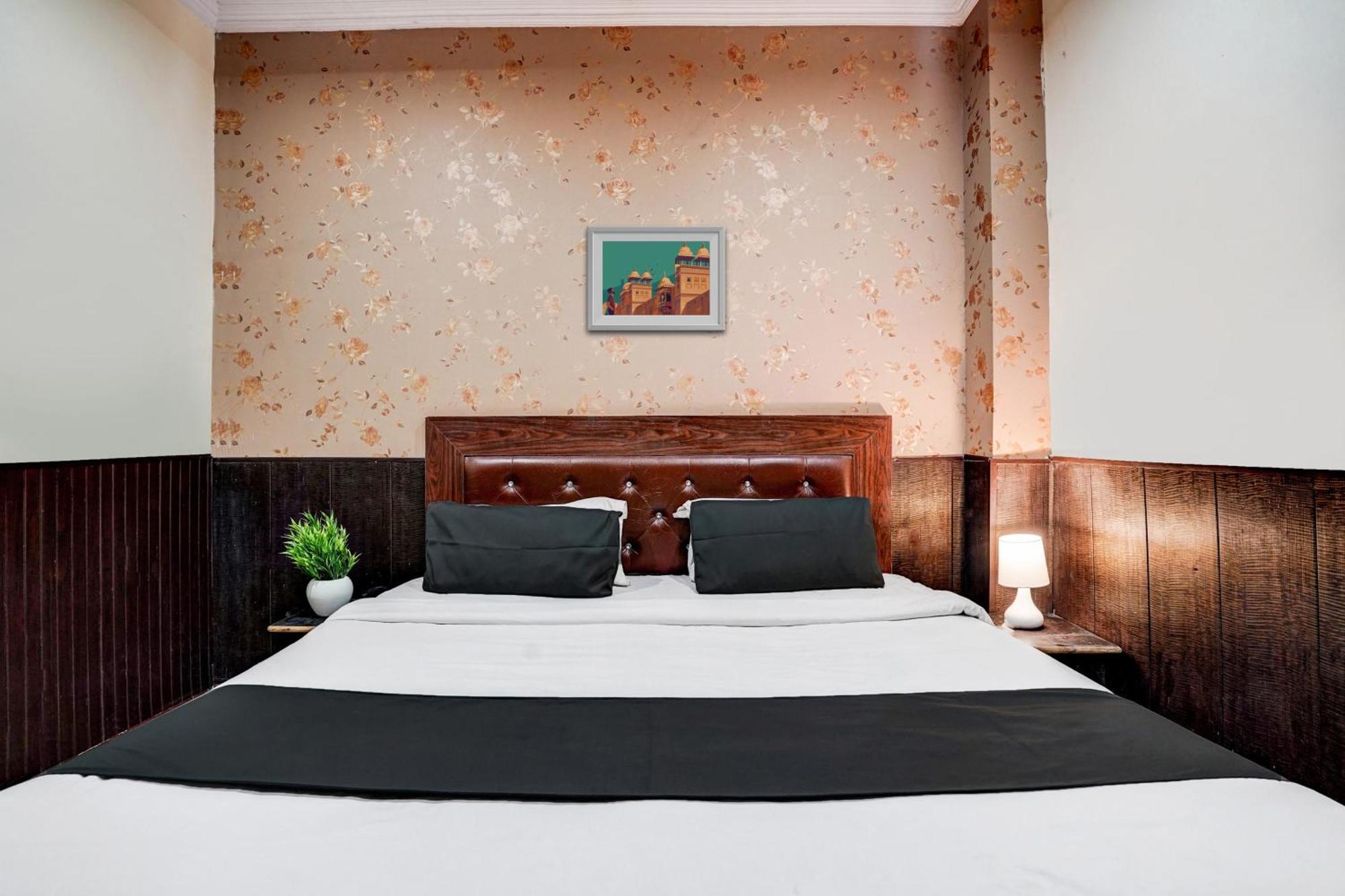 Super Hotel O Bg Hotel Faridabad Exterior foto
