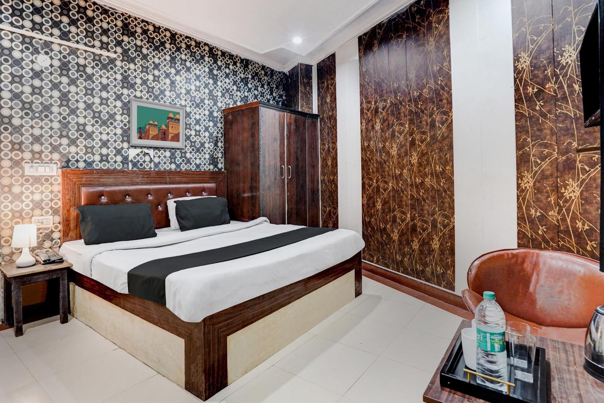 Super Hotel O Bg Hotel Faridabad Exterior foto